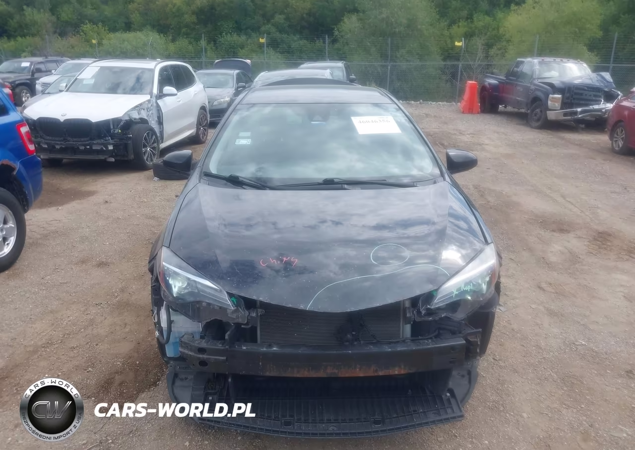2018 Toyota Corolla Le VIN:2T1BURHE4JC061196 - 12