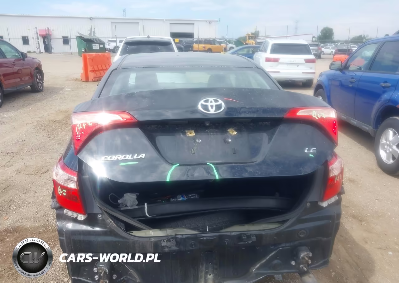 2018 Toyota Corolla Le VIN:2T1BURHE4JC061196 - 16