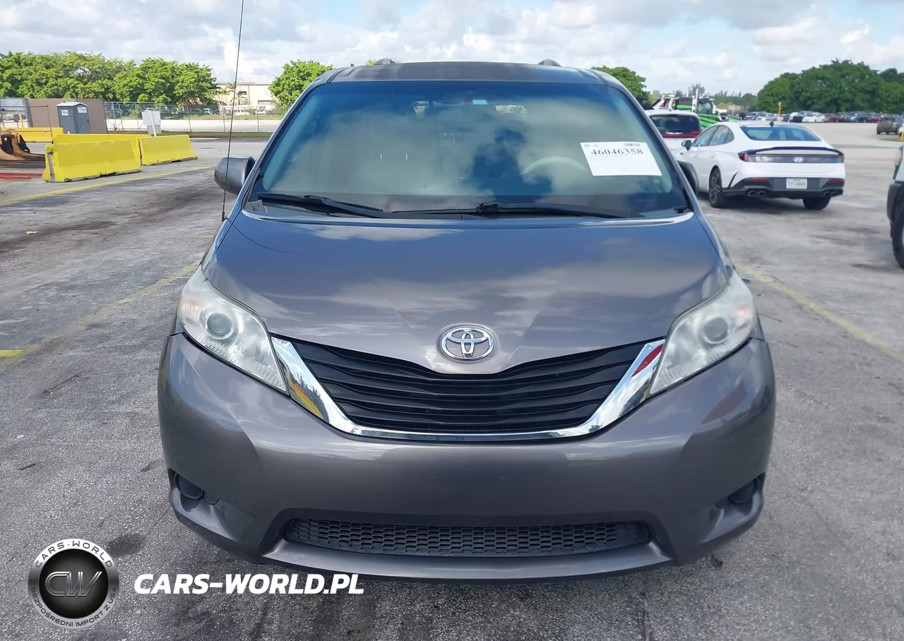 2012 Toyota Sienna Le V6 8 Passenger VIN:5TDKK3DC4CS268852 - 12
