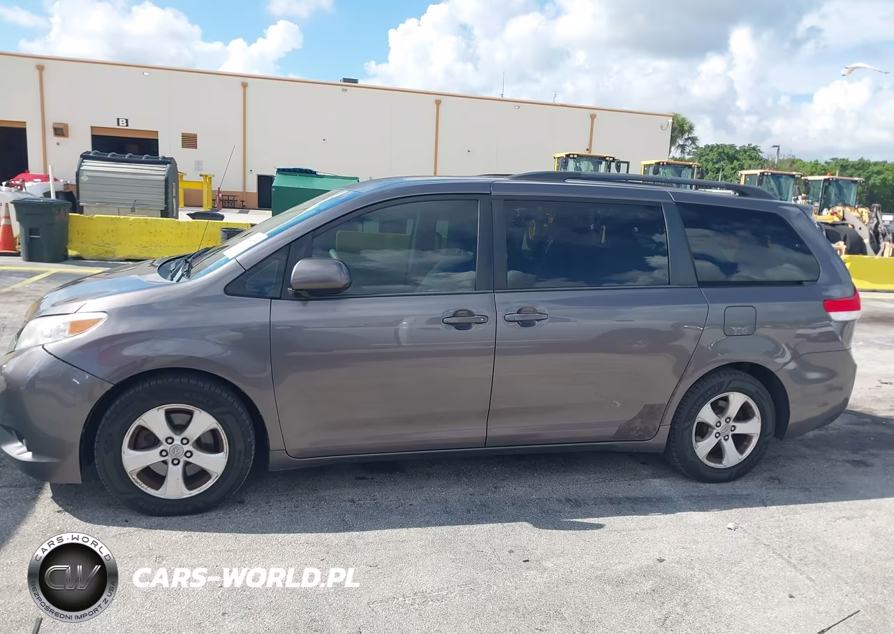 2012 Toyota Sienna Le V6 8 Passenger VIN:5TDKK3DC4CS268852 - 14
