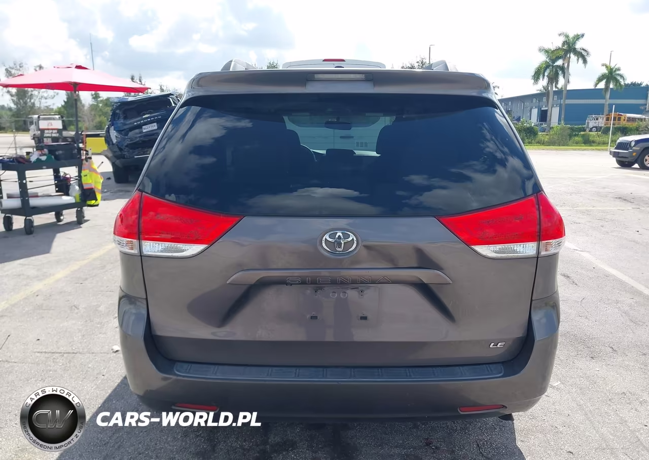 2012 Toyota Sienna Le V6 8 Passenger VIN:5TDKK3DC4CS268852 - 16