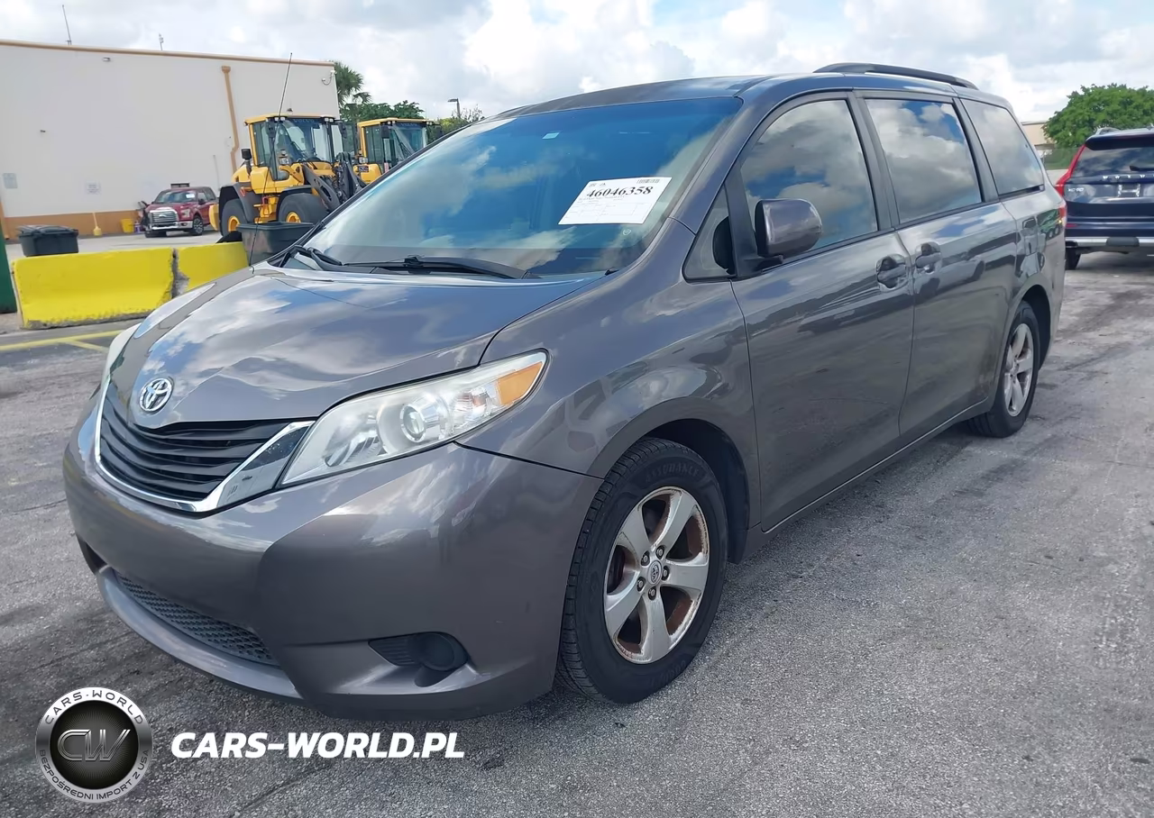 2012 Toyota Sienna Le V6 8 Passenger VIN:5TDKK3DC4CS268852 - 2