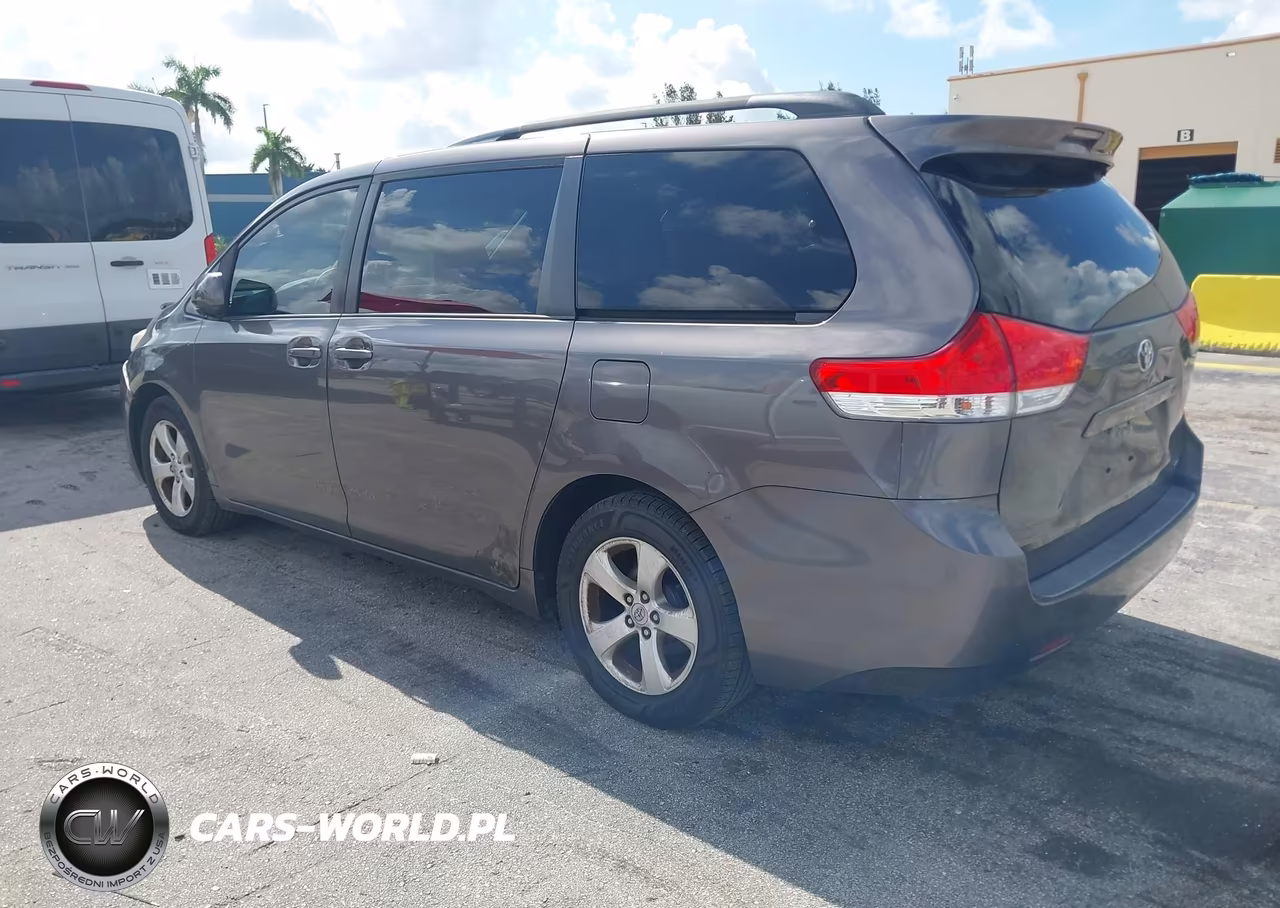 2012 Toyota Sienna Le V6 8 Passenger VIN:5TDKK3DC4CS268852 - 3