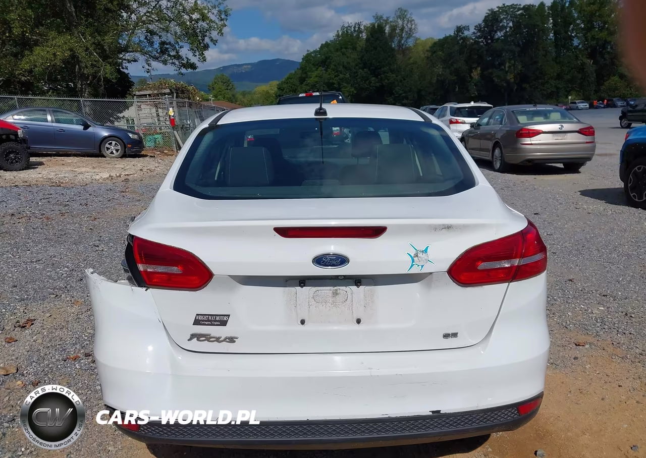2018 Ford Focus Se VIN:1FADP3F21JL231762 - 17