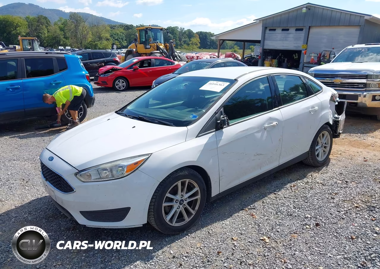 2018 Ford Focus Se VIN:1FADP3F21JL231762 - 2