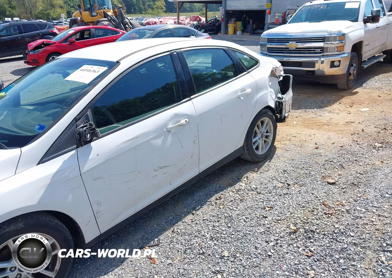 2018 Ford Focus Se VIN:1FADP3F21JL231762 - 6