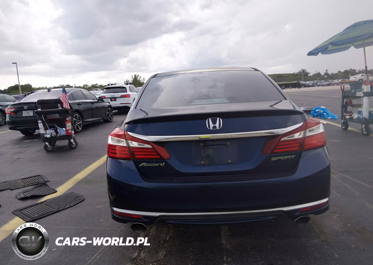 2017 Honda Accord Sport VIN:1HGCR2F52HA113232 - 16