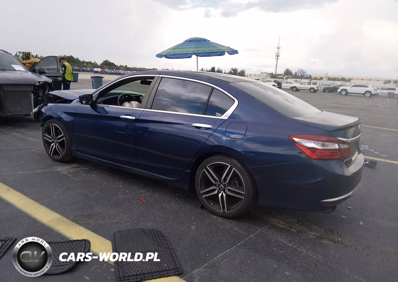 2017 Honda Accord Sport VIN:1HGCR2F52HA113232 - 3