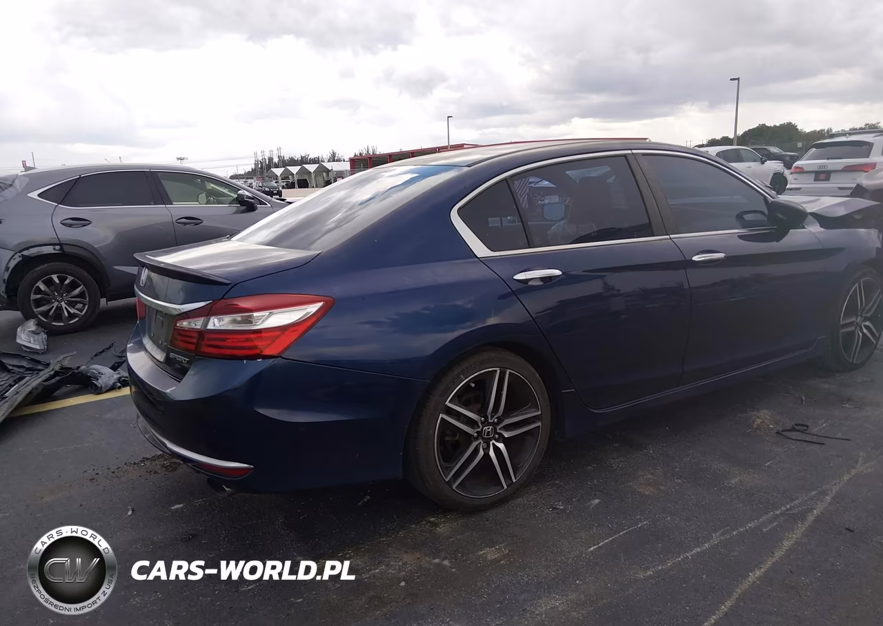 2017 Honda Accord Sport VIN:1HGCR2F52HA113232 - 4