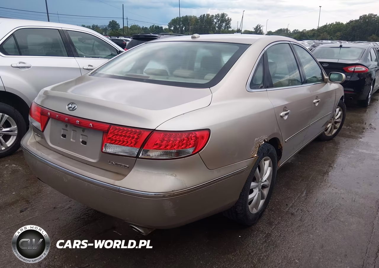 2007 Hyundai Azera Limited-Se VIN:KMHFC46F47A211724 - 4