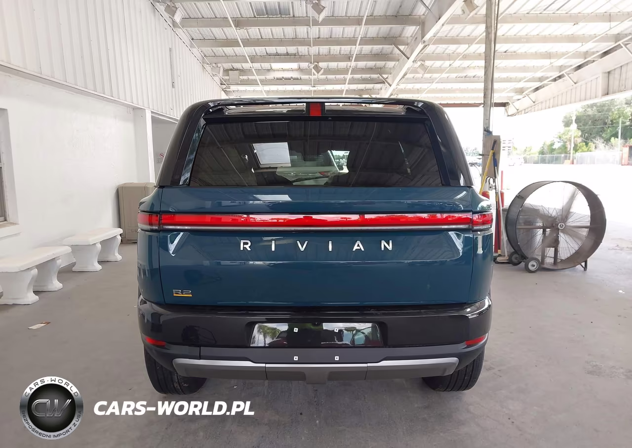 2027 Rivian R2 VIN:7PD2EAABXVN002261 - 17
