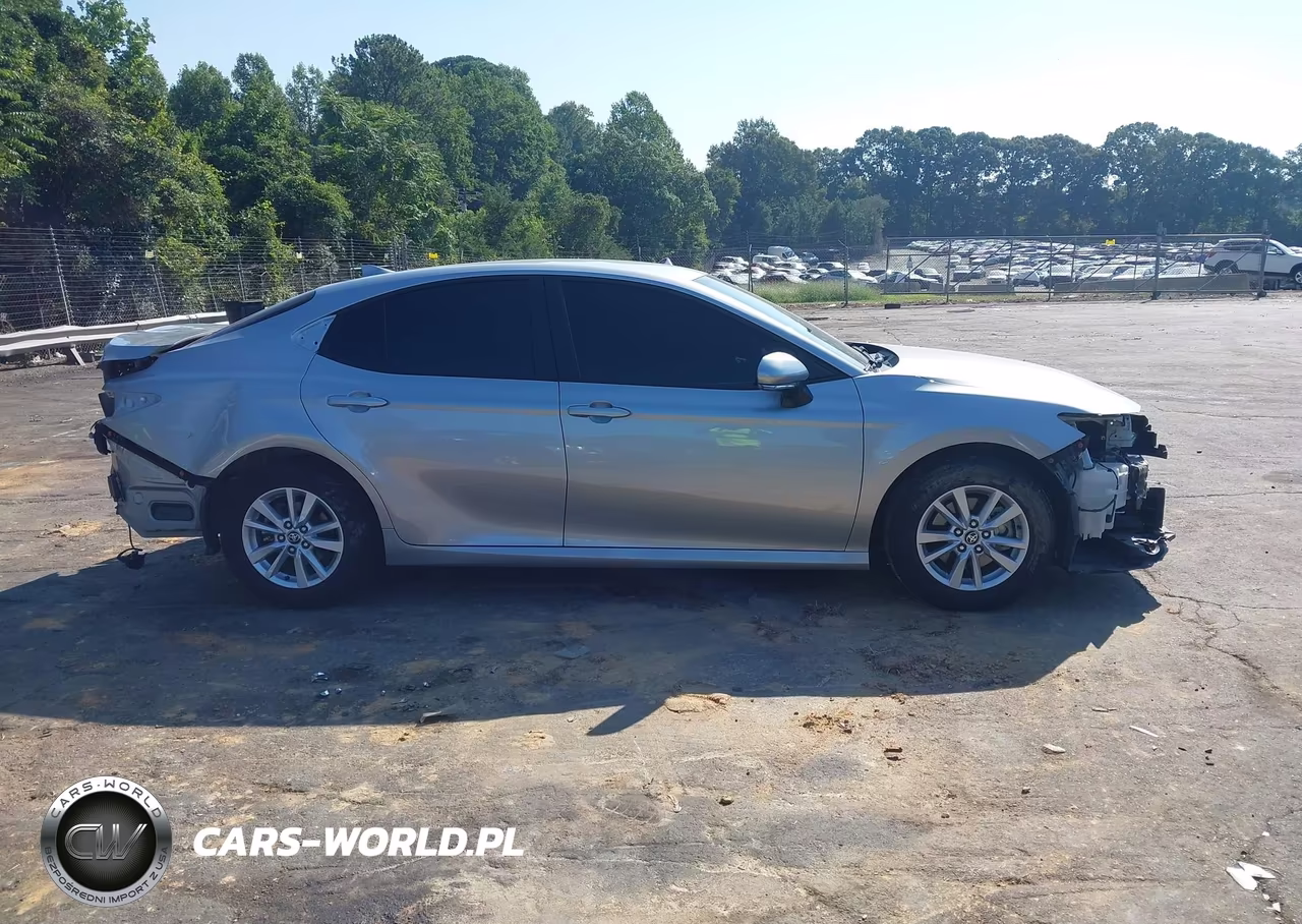 2026 Toyota Camry Le VIN:4T1DAACK3TU224857 - 14