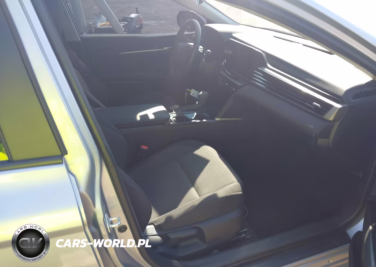 2026 Toyota Camry Le VIN:4T1DAACK3TU224857 - 5