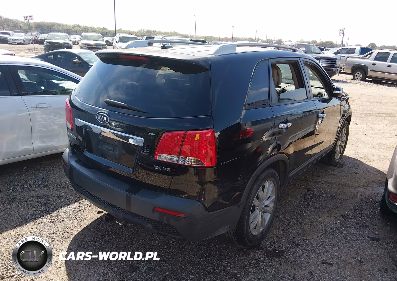 2011 Kia Sorento Ex V6 VIN:5XYKU4A22BG186805 - 4
