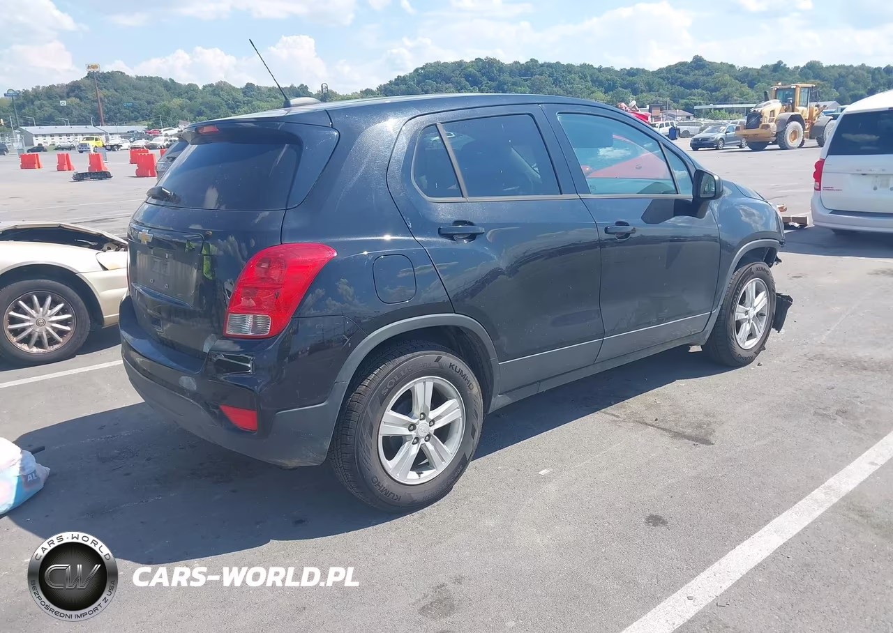2019 Chevrolet Trax Ls VIN:3GNCJKSB0KL336426 - 3