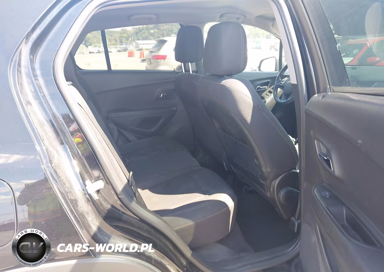 2019 Chevrolet Trax Ls VIN:3GNCJKSB0KL336426 - 6