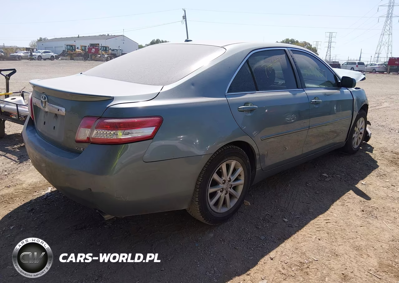2011 Toyota Camry Xle VIN:4T1BF3EK2BU705067 - 4