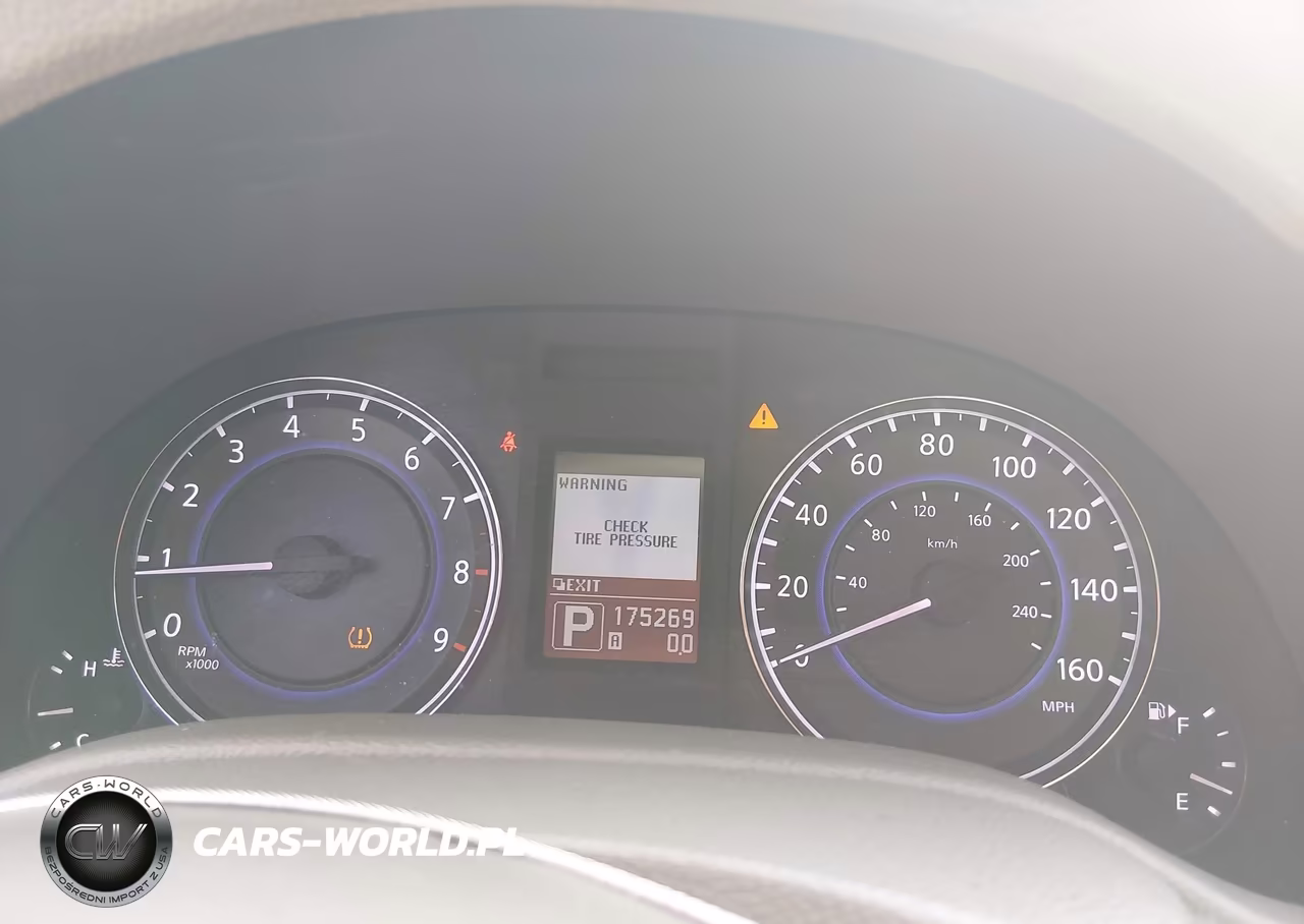 2015 Infiniti Q40 VIN:JN1CV6AP2FM580076 - 7