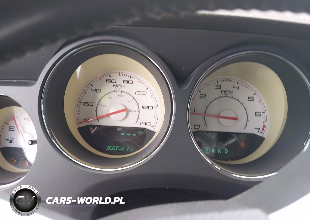 2013 Dodge Challenger Sxt VIN:2C3CDYAGXDH645773 - 7