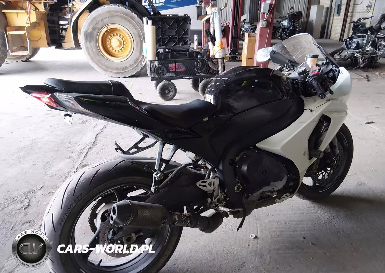 2014 Suzuki Gsx-R1000 VIN:JS1GT78A9E2100647 - 4