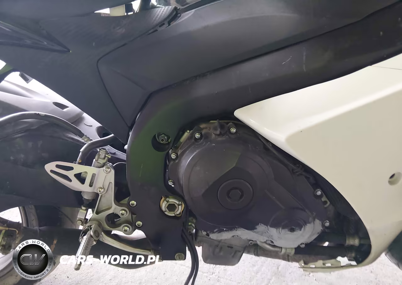 2014 Suzuki Gsx-R1000 VIN:JS1GT78A9E2100647 - 8