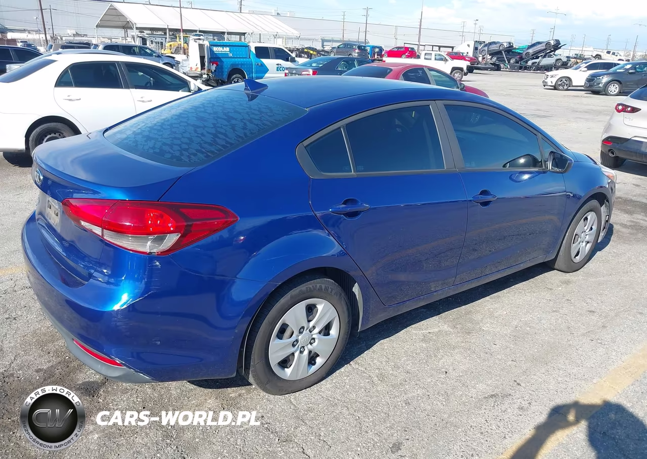 2018 Kia Forte Lx VIN:3KPFK4A72JE254714 - 4