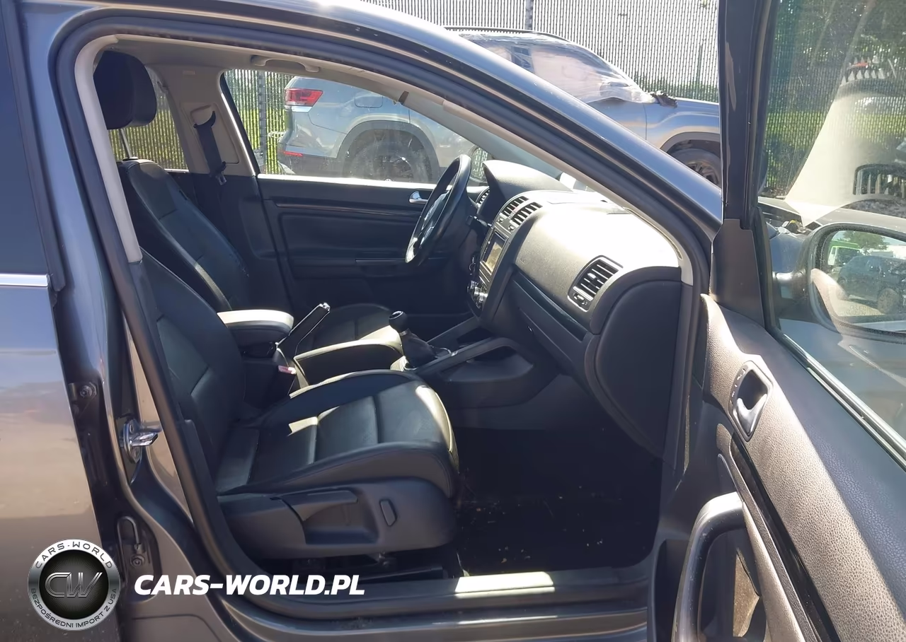 2010 Volkswagen Jetta Se VIN:3VWRZ7AJ5AM047355 - 5