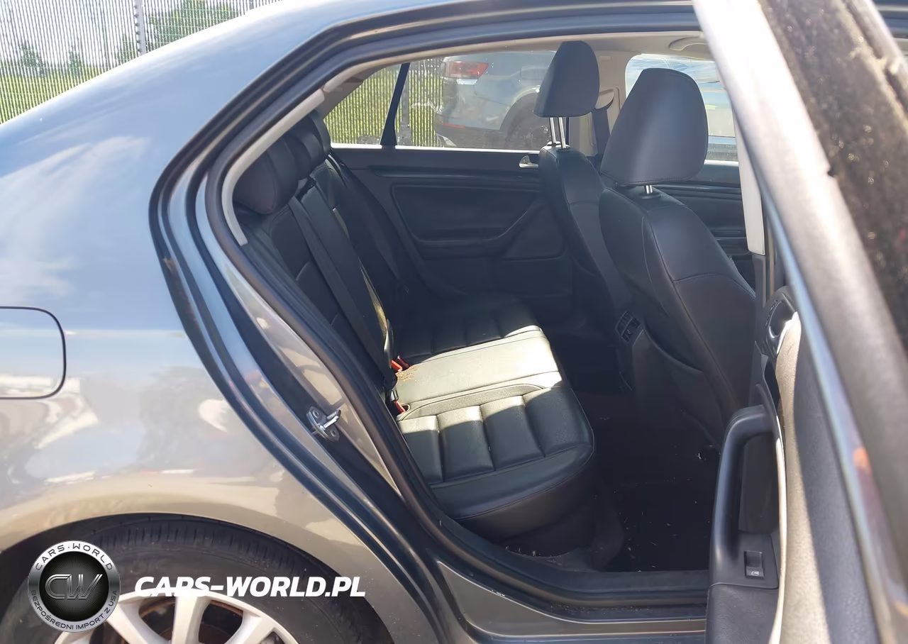2010 Volkswagen Jetta Se VIN:3VWRZ7AJ5AM047355 - 8