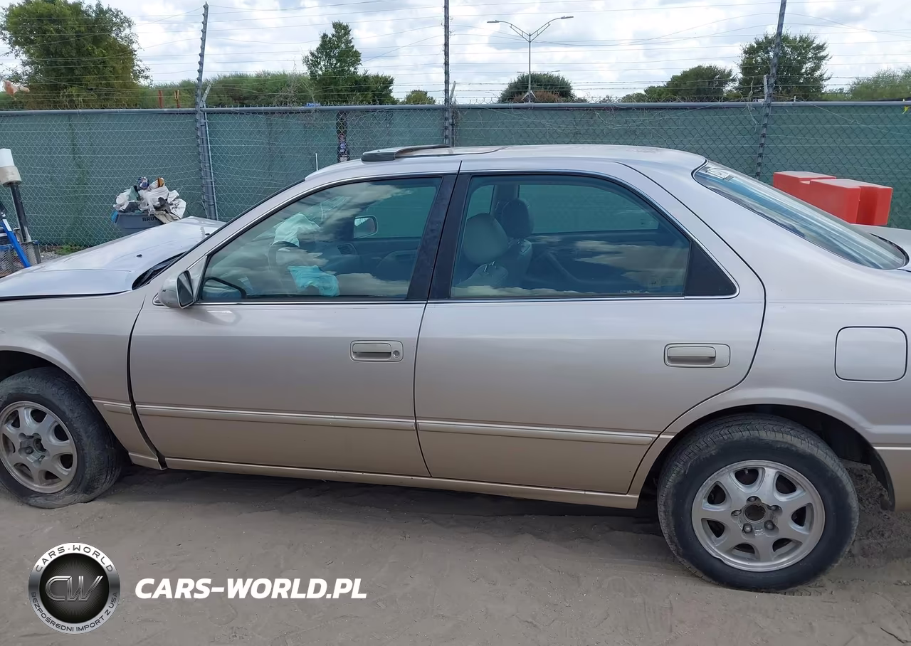 1998 Toyota Camry Le VIN:4T1BG22K2WU384777 - 13