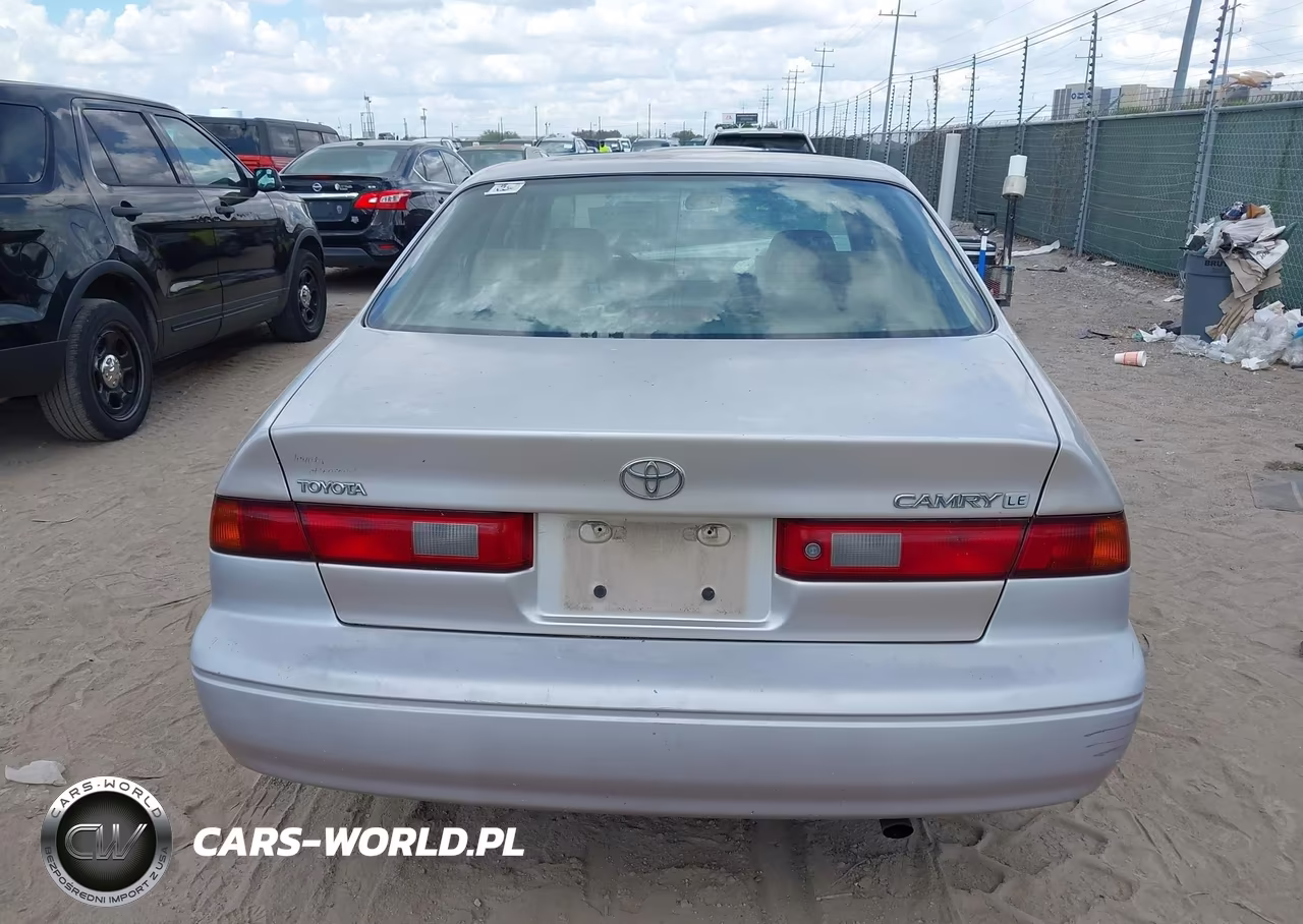 1998 Toyota Camry Le VIN:4T1BG22K2WU384777 - 15