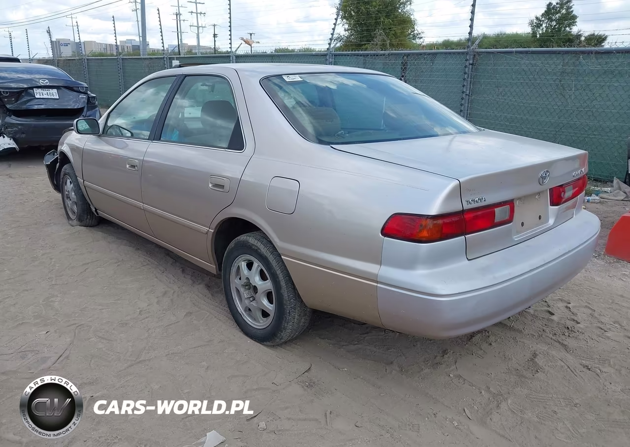 1998 Toyota Camry Le VIN:4T1BG22K2WU384777 - 3