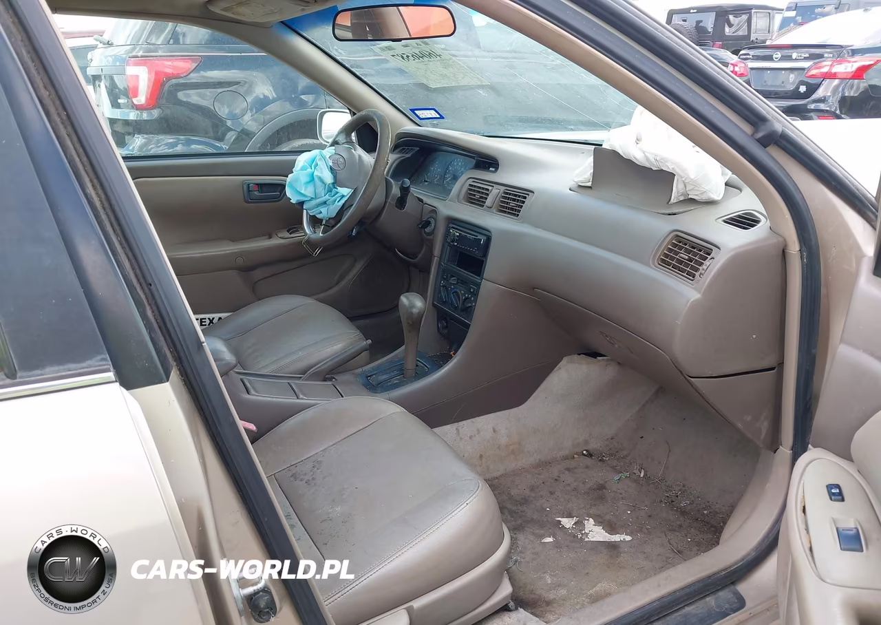 1998 Toyota Camry Le VIN:4T1BG22K2WU384777 - 5