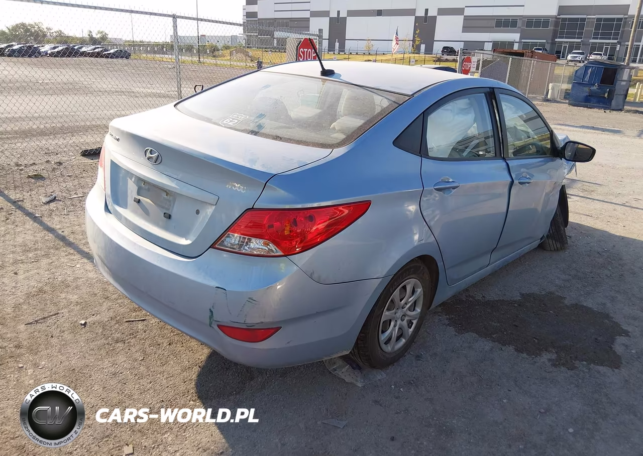 2014 Hyundai Accent Gls VIN:KMHCT4AE8EU717621 - 4