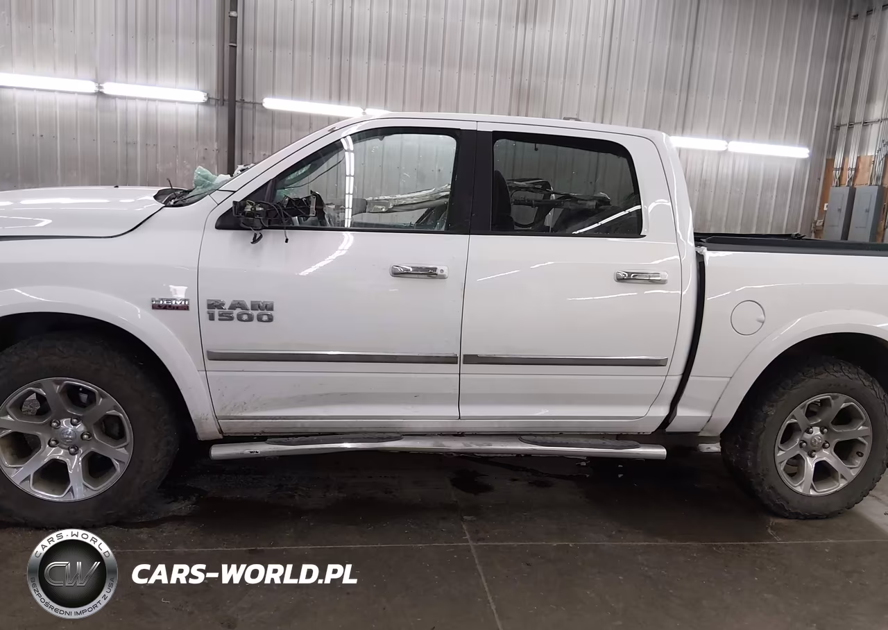 2016 Ram 1500 Laramie VIN:1C6RR7NT1GS414189 - 14