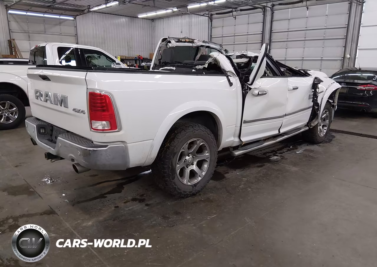 2016 Ram 1500 Laramie VIN:1C6RR7NT1GS414189 - 4