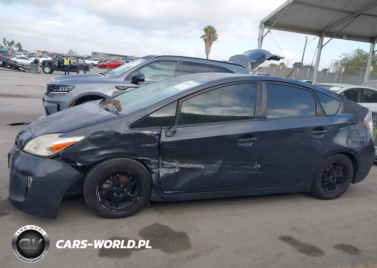 2012 Toyota Prius Three VIN:JTDKN3DU4C1609261 - 14