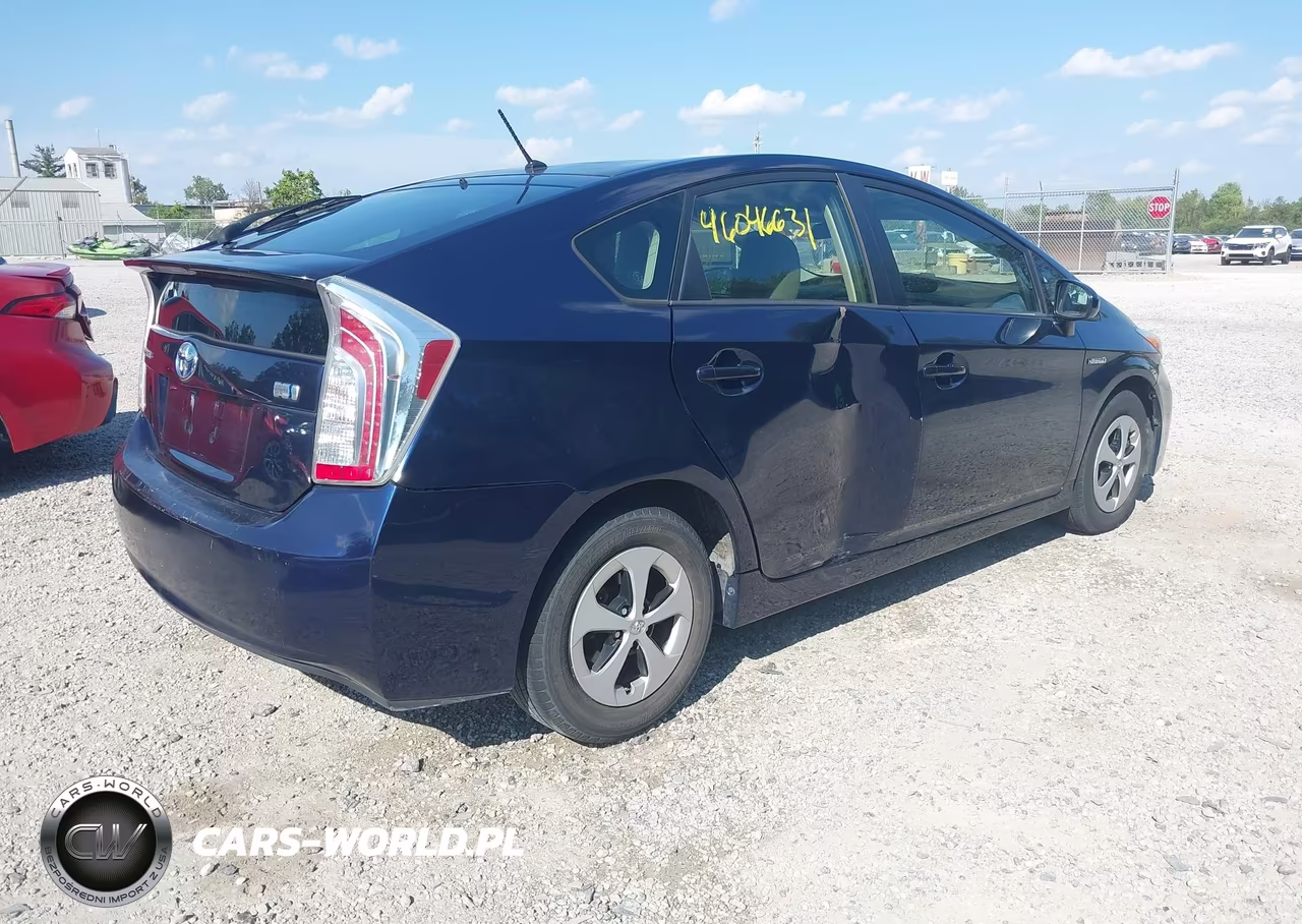 2012 Toyota Prius Two VIN:JTDKN3DU4C0334092 - 4