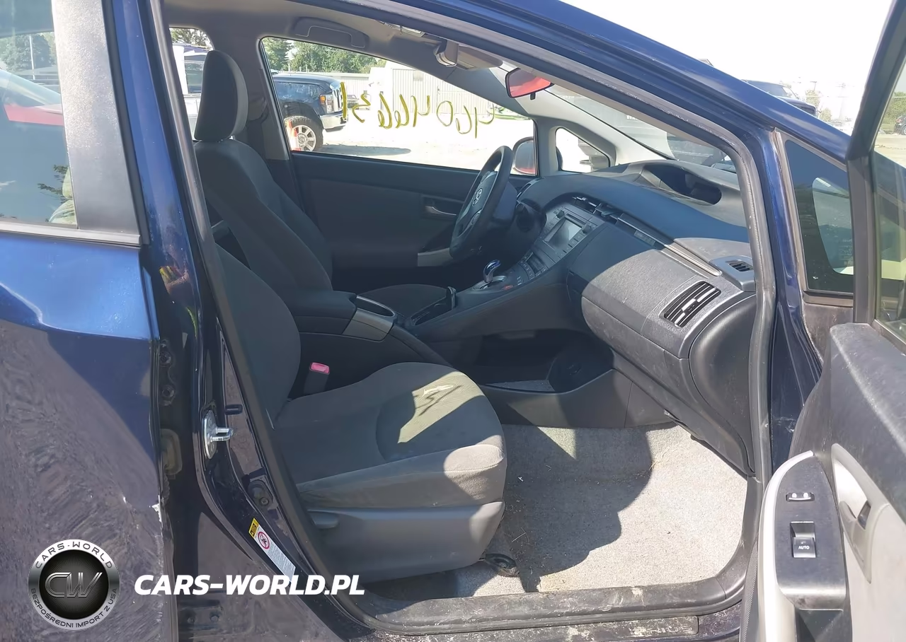2012 Toyota Prius Two VIN:JTDKN3DU4C0334092 - 5