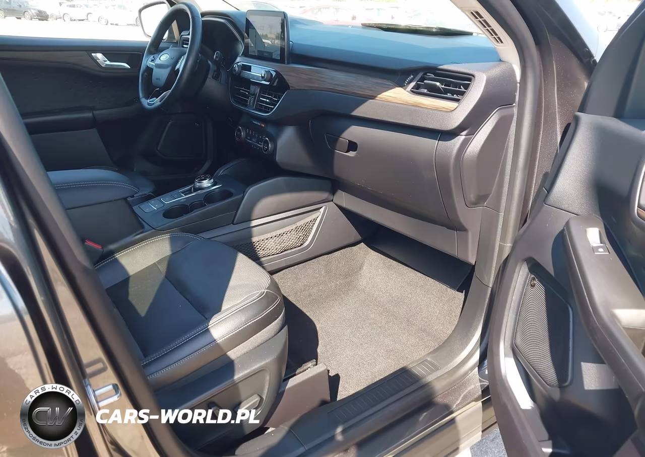 2020 Ford Escape Titanium VIN:1FMCU9J99LUA98635 - 5