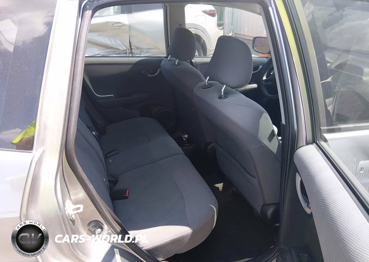 2009 Honda Fit VIN:JHMGE88269C003113 - 8