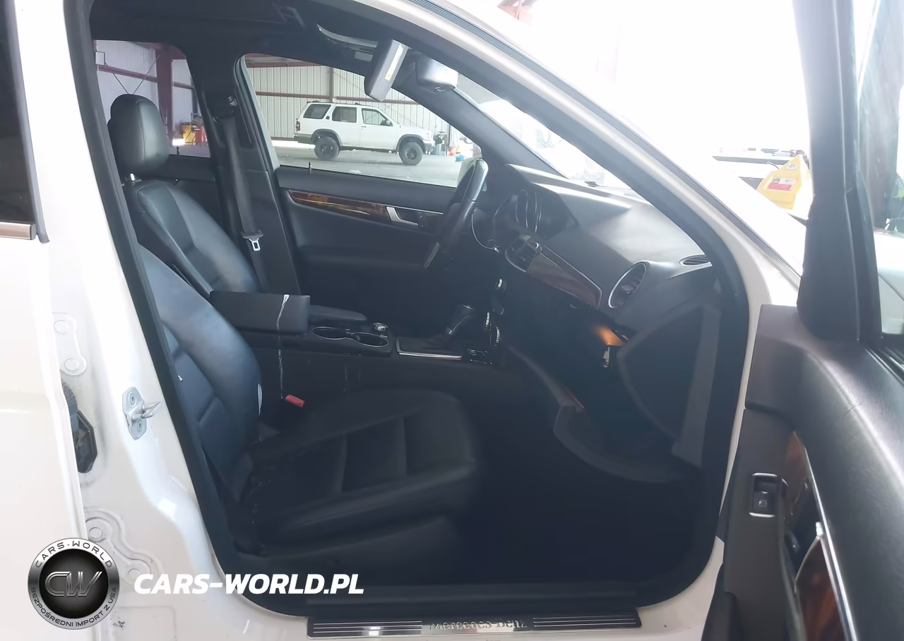 2014 Mercedes-Benz C 250 Sport VIN:WDDGF4HB6ER316182 - 5