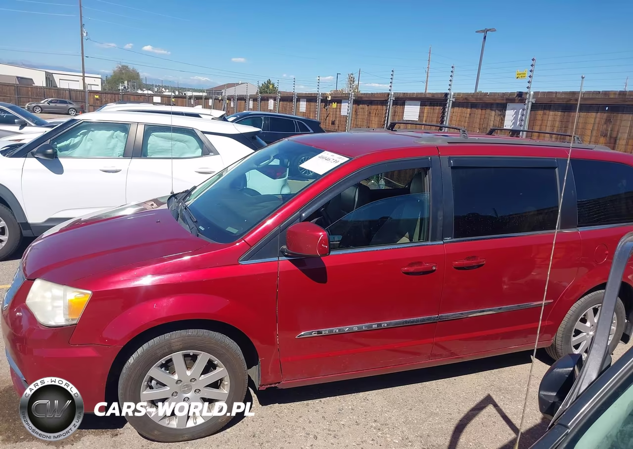2014 Chrysler Town & Country Touring VIN:2C4RC1BGXER256853 - 14