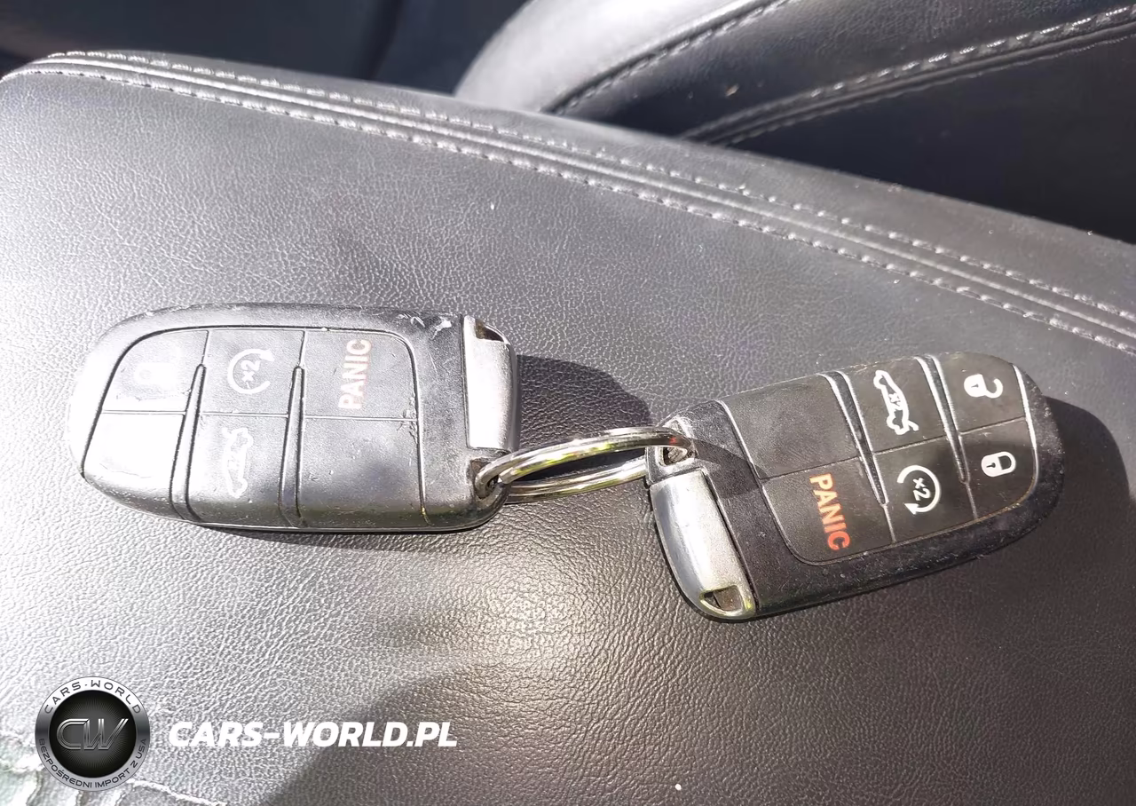 2015 Chrysler 200 C VIN:1C3CCCCGXFN501332 - 11