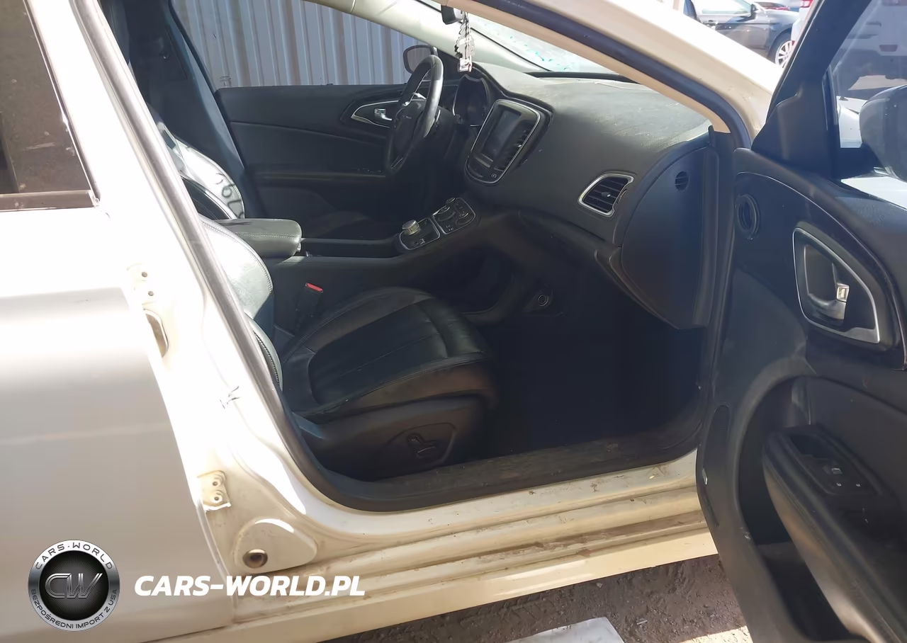 2015 Chrysler 200 C VIN:1C3CCCCGXFN501332 - 5