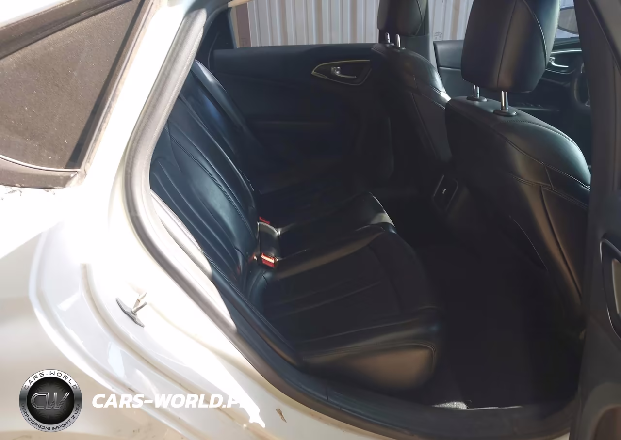 2015 Chrysler 200 C VIN:1C3CCCCGXFN501332 - 8
