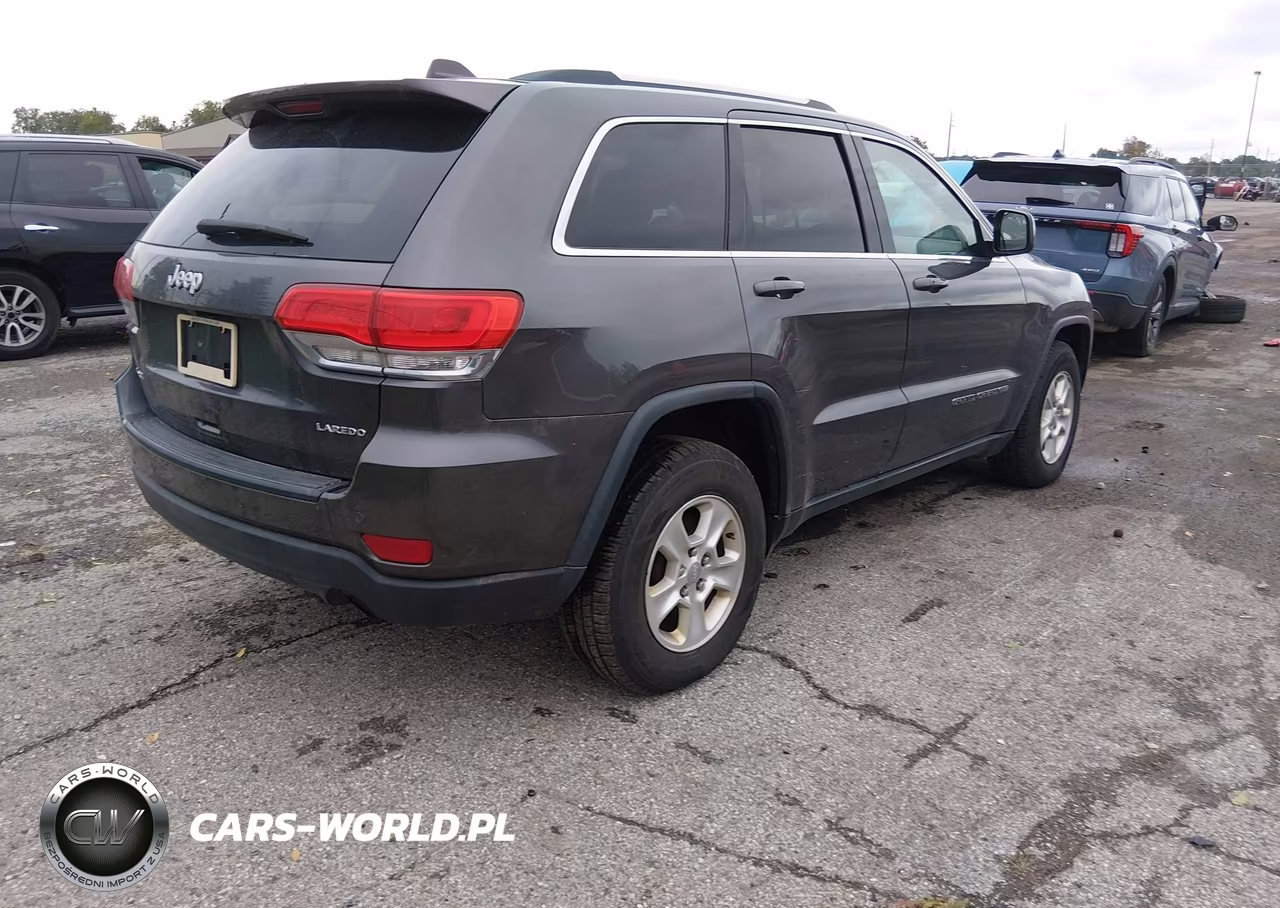 2017 Jeep Grand Cherokee Laredo 4X4 VIN:1C4RJFAG7HC784366 - 4