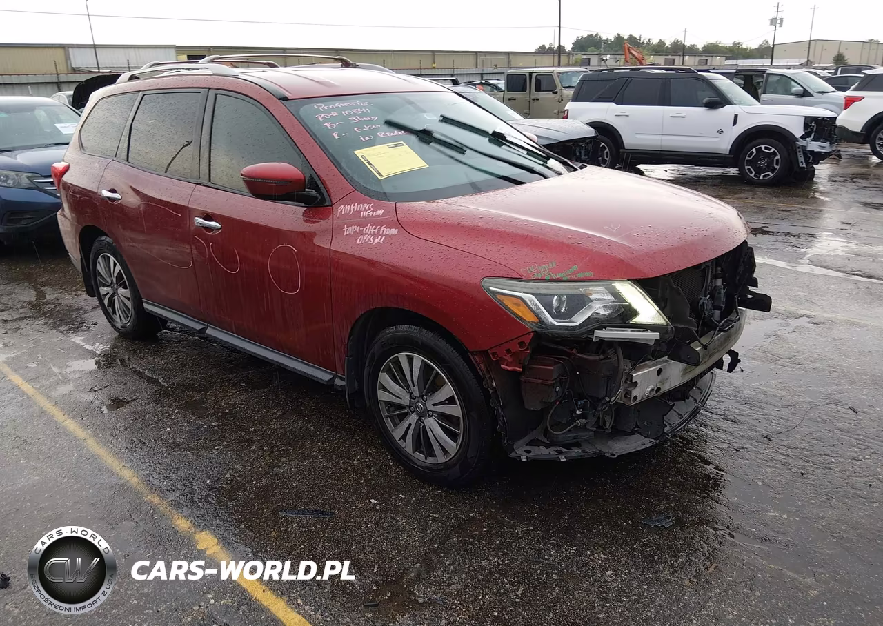 2017 Nissan Pathfinder Sv