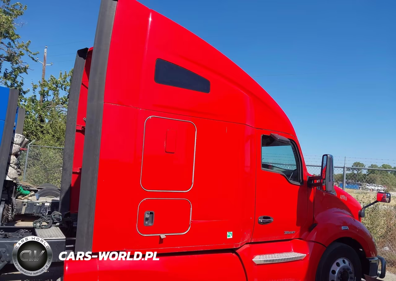 2020 Kenworth T680 VIN:1XKYDP9X7LJ427114 - 13