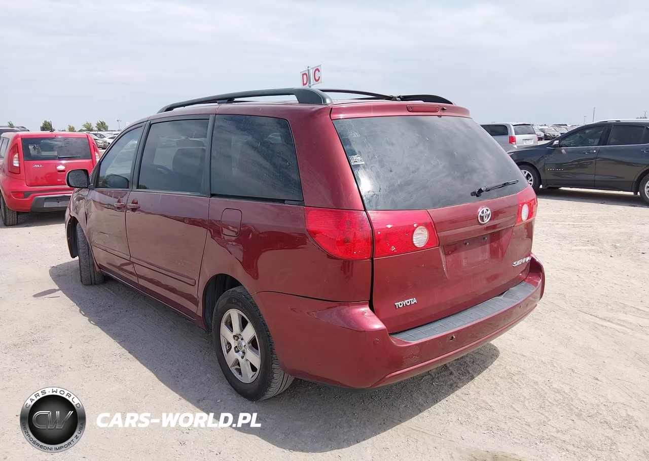 2010 Toyota Sienna Le VIN:5TDKK4CC5AS322311 - 3