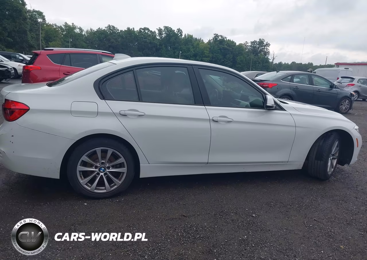 2018 BMW 320I xDrive VIN:WBA8A3C50JA357888 - 13